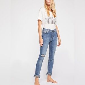 WE THE FREE Free People Great Heights Frayed Skinny‎ Jeans Size 25